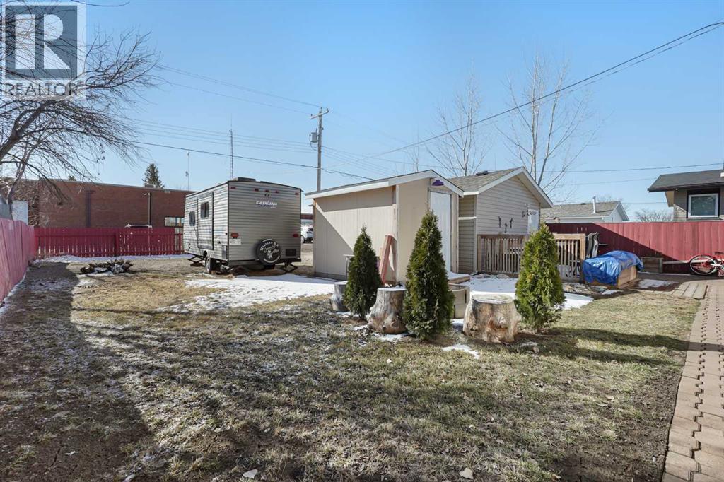 119 8 Avenue E, Bow Island, Alberta  T0K 0G0 - Photo 30 - A2292305