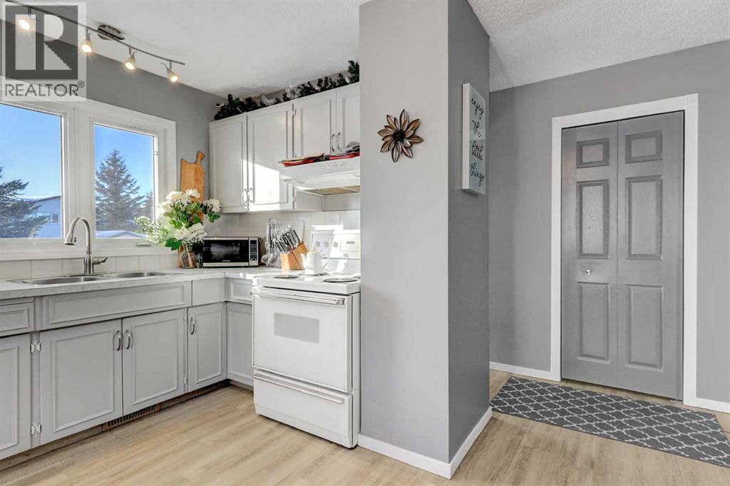 9425 120 Avenue, Grande Prairie, Alberta  T8V 4P9 - Photo 5 - A2279296