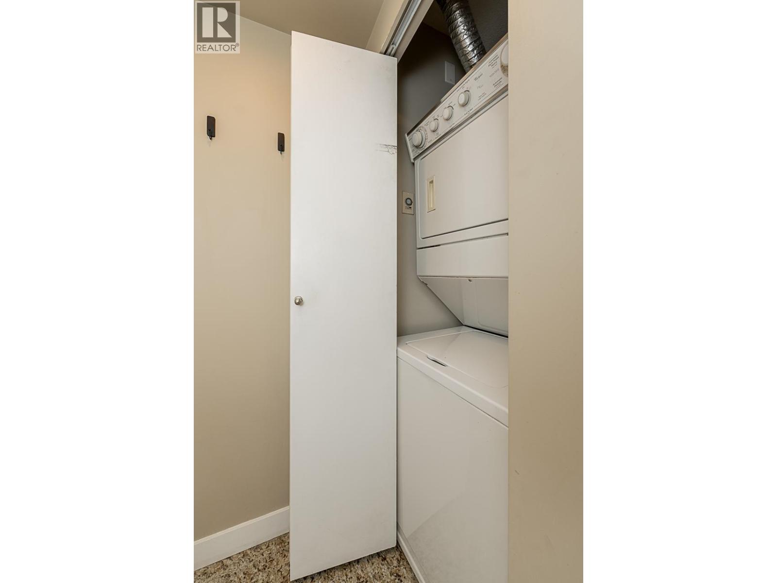 301 583 Beach Crescent, Vancouver, British Columbia  V6Z 3E6 - Photo 25 - R3100235