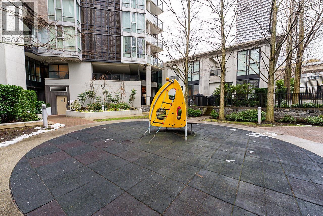 301 583 Beach Crescent, Vancouver, British Columbia  V6Z 3E6 - Photo 9 - R3100235