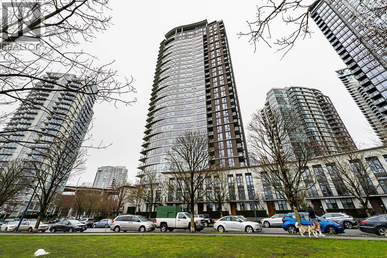 301 583 Beach Crescent, Vancouver, British Columbia  V6Z 3E6 - Photo 2 - R3100235