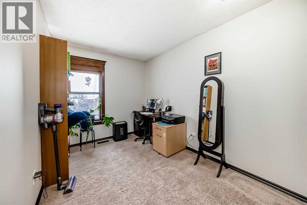 227 Coachwood Crescent Sw, Calgary, Alberta  T3H 1E7 - Photo 29 - A2293769