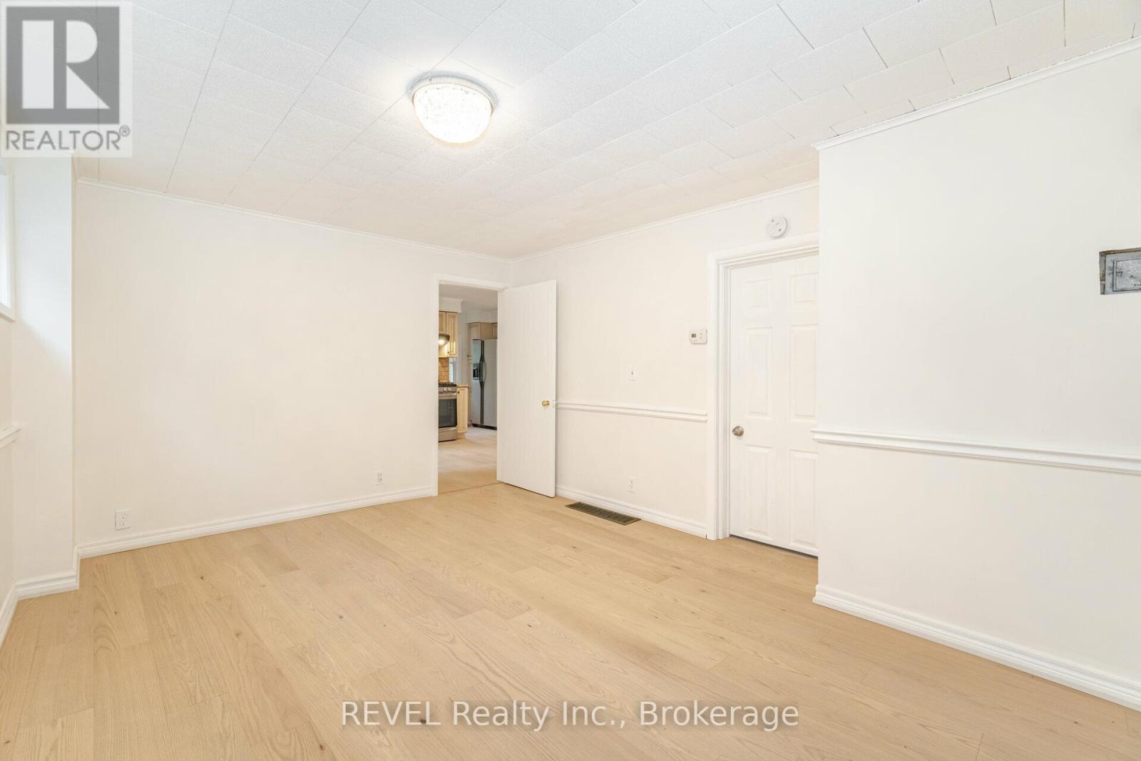 39 Phipps Street, Fort Erie (Central), Ontario  L2A 2V3 - Photo 20 - X12891090