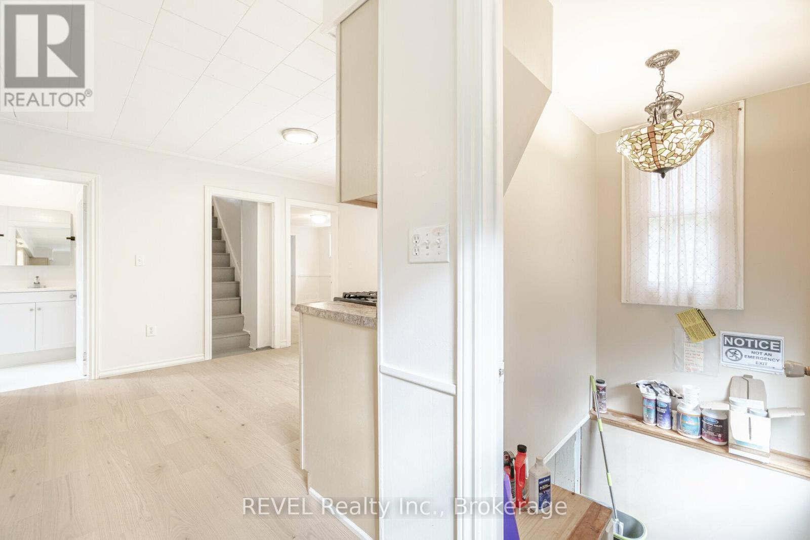 39 Phipps Street, Fort Erie (Central), Ontario  L2A 2V3 - Photo 22 - X12891090