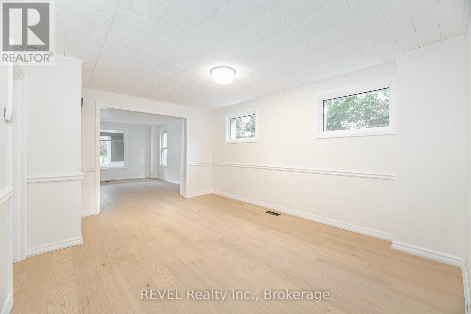 39 Phipps Street, Fort Erie (Central), Ontario  L2A 2V3 - Photo 24 - X12891090