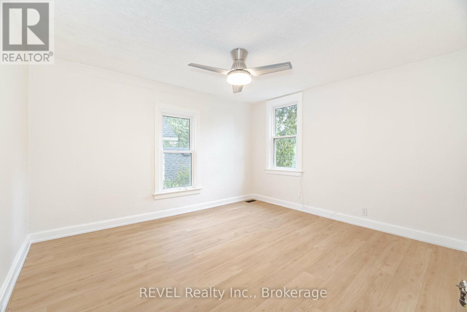 39 Phipps Street, Fort Erie (Central), Ontario  L2A 2V3 - Photo 27 - X12891090