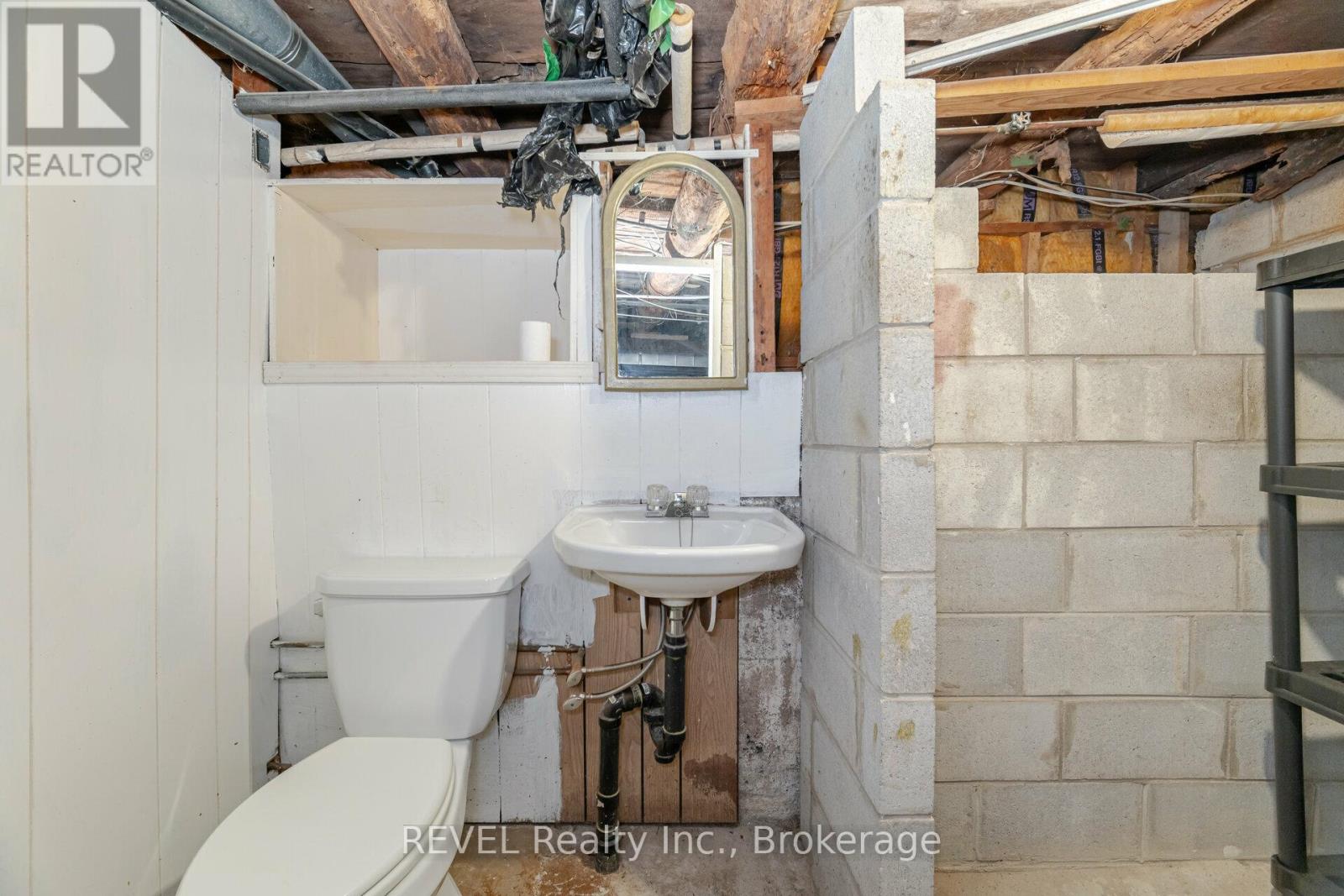 39 Phipps Street, Fort Erie (Central), Ontario  L2A 2V3 - Photo 35 - X12891090