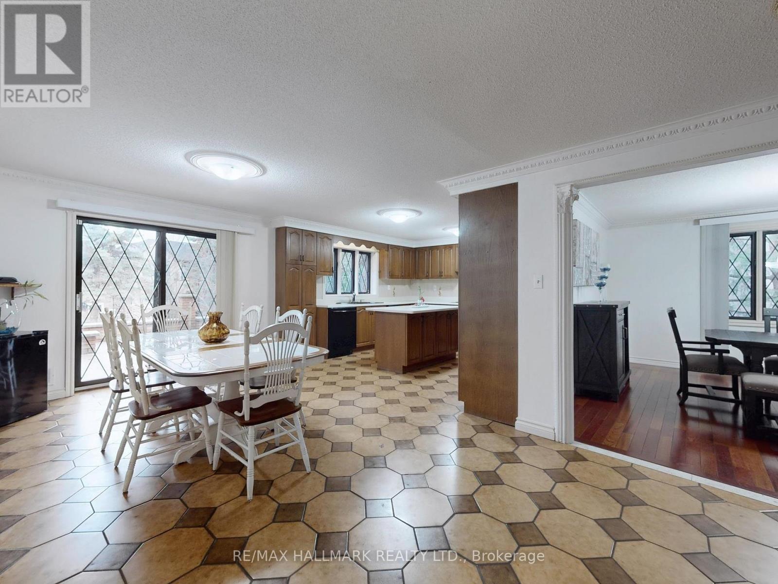 95 Pemberton Road, Richmond Hill, Ontario  L4C 3T6 - Photo 8 - N12890154