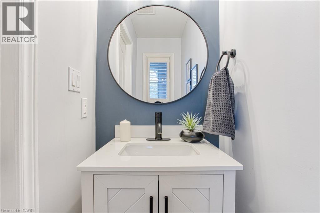 114 Marina Point Crescent, Stoney Creek, Ontario  L8E 0E4 - Photo 6 - 40812692