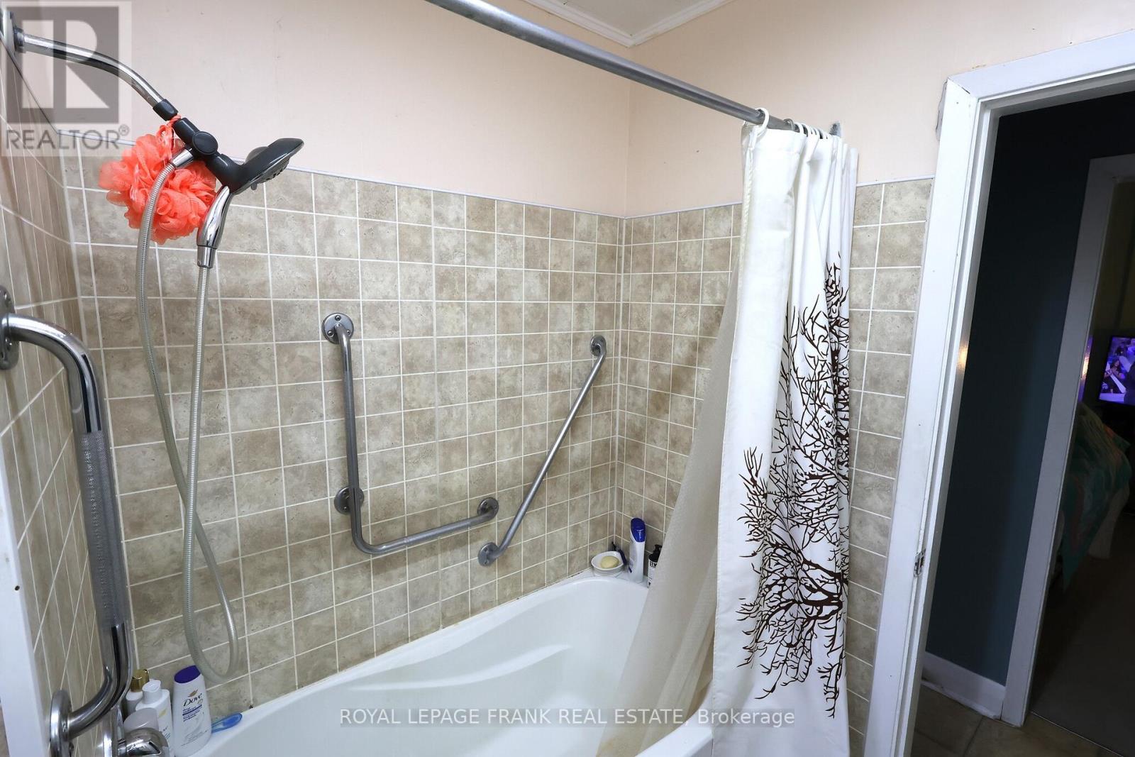 294 Parkhill Road W, Peterborough (Northcrest Ward 5), Ontario  K9H 3H7 - Photo 22 - X12890852