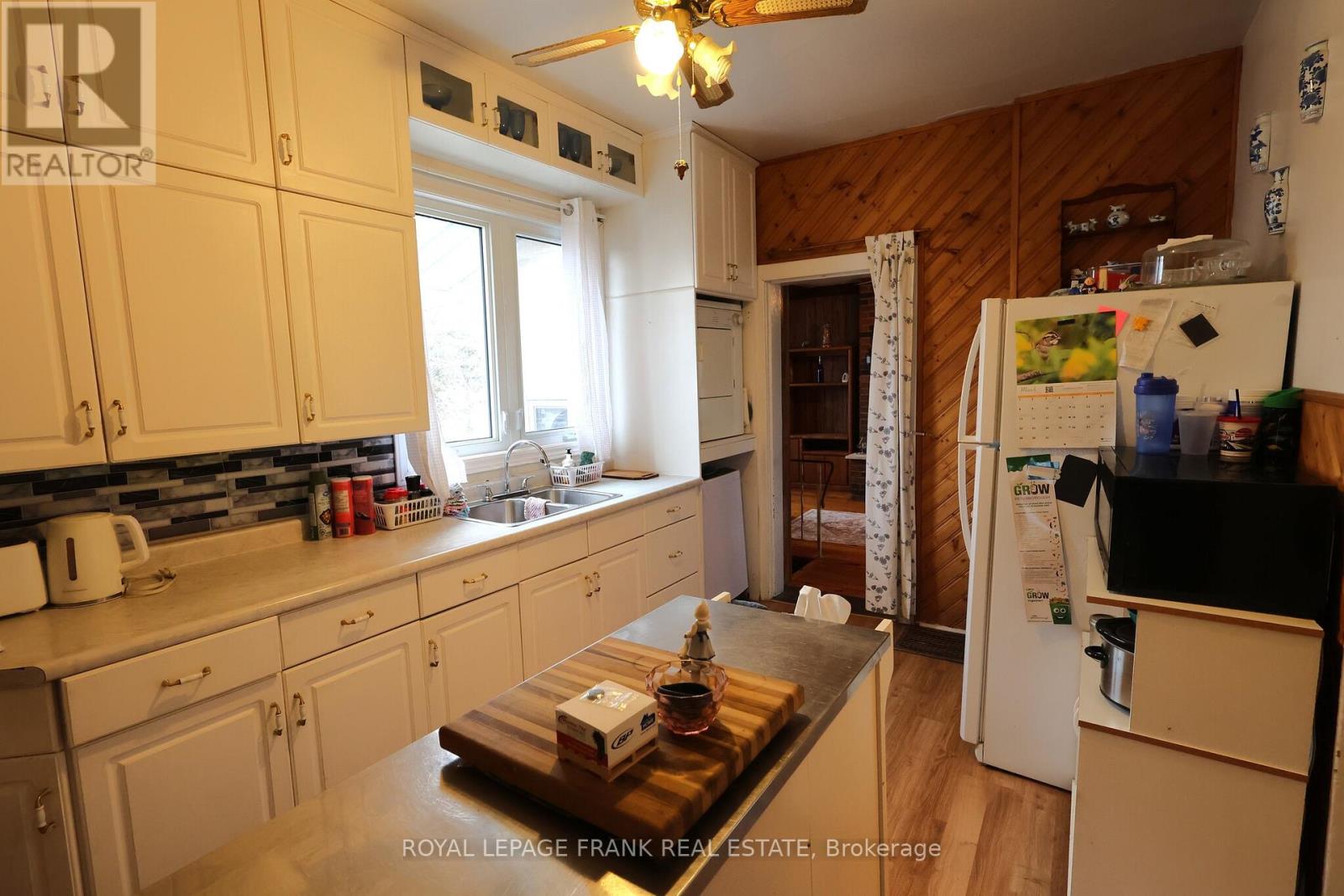 294 Parkhill Road W, Peterborough (Northcrest Ward 5), Ontario  K9H 3H7 - Photo 9 - X12890852