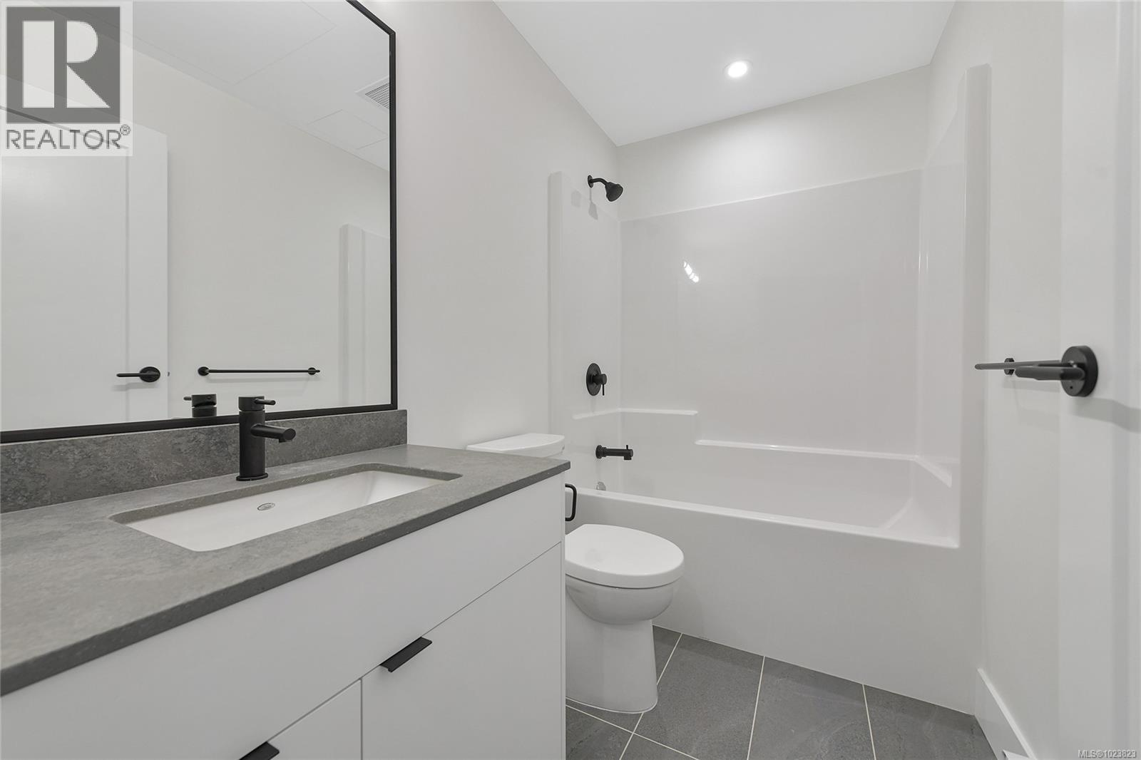 205 1114 Samar Cres, Langford, British Columbia  V9B 7C5 - Photo 3 - 1023823