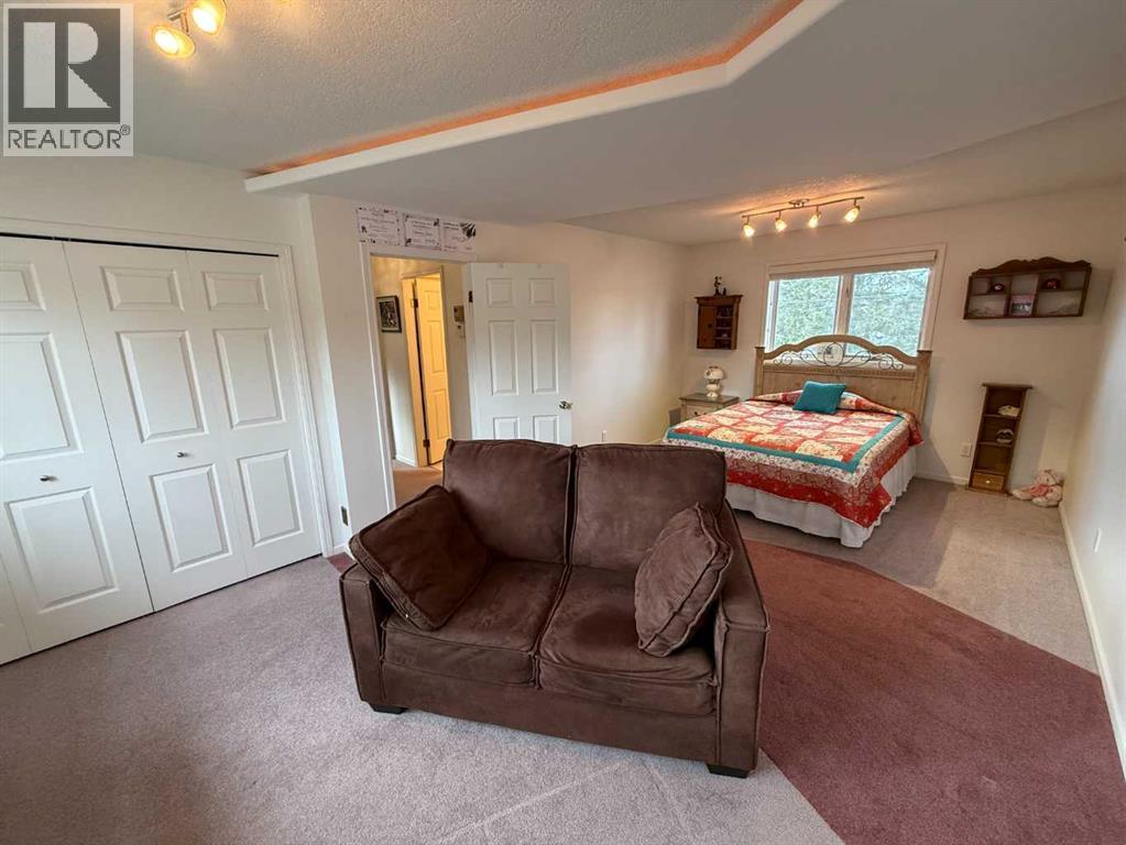 104 Mistaya Road, Hinton, Alberta  T7V 1T3 - Photo 14 - A2278640