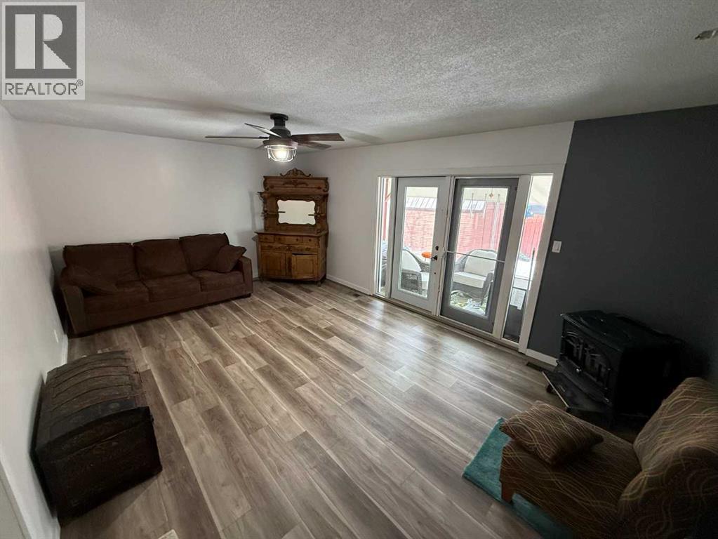 104 Mistaya Road, Hinton, Alberta  T7V 1T3 - Photo 9 - A2278640