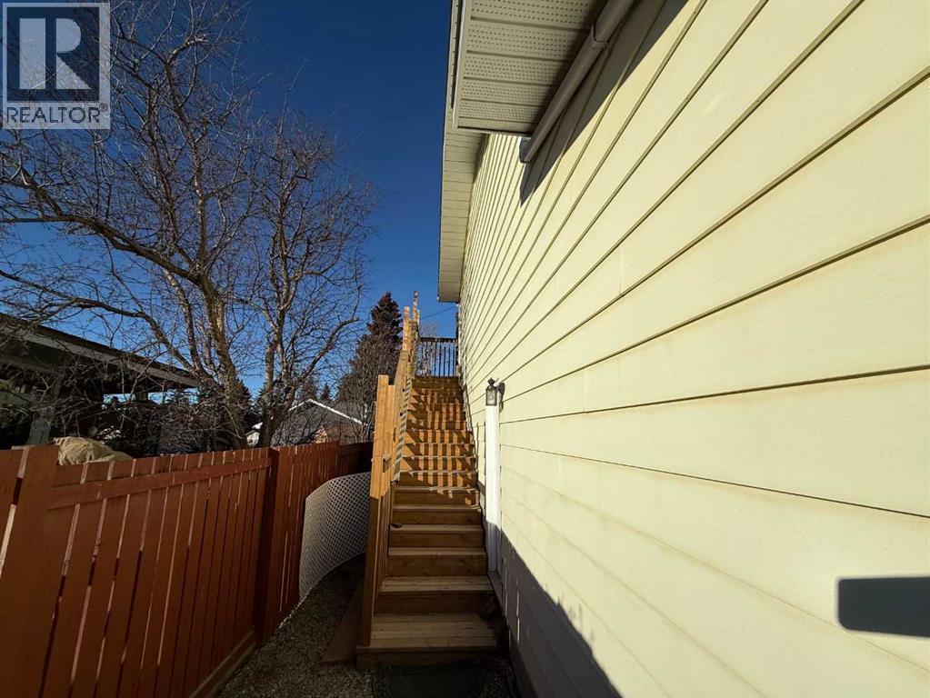 104 Mistaya Road, Hinton, Alberta  T7V 1T3 - Photo 26 - A2278640