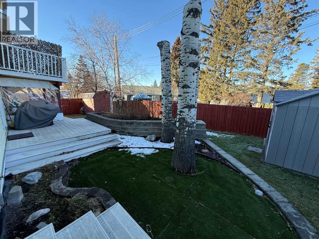 104 Mistaya Road, Hinton, Alberta  T7V 1T3 - Photo 31 - A2278640