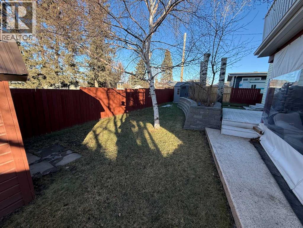 104 Mistaya Road, Hinton, Alberta  T7V 1T3 - Photo 27 - A2278640