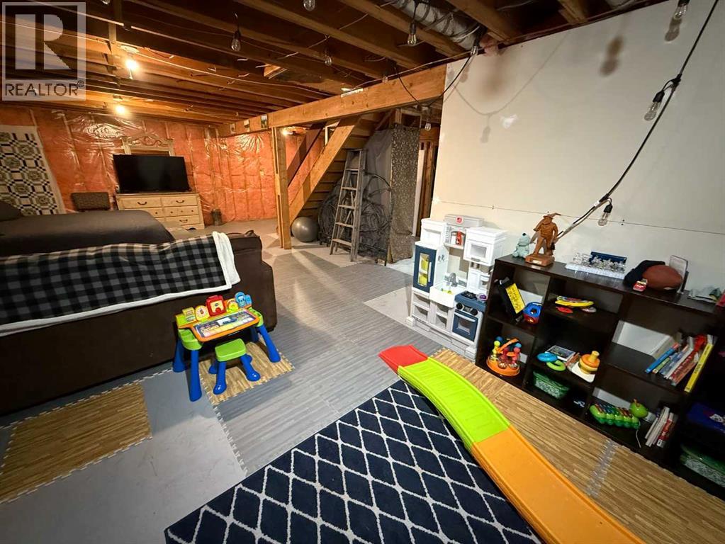 104 Mistaya Road, Hinton, Alberta  T7V 1T3 - Photo 25 - A2278640