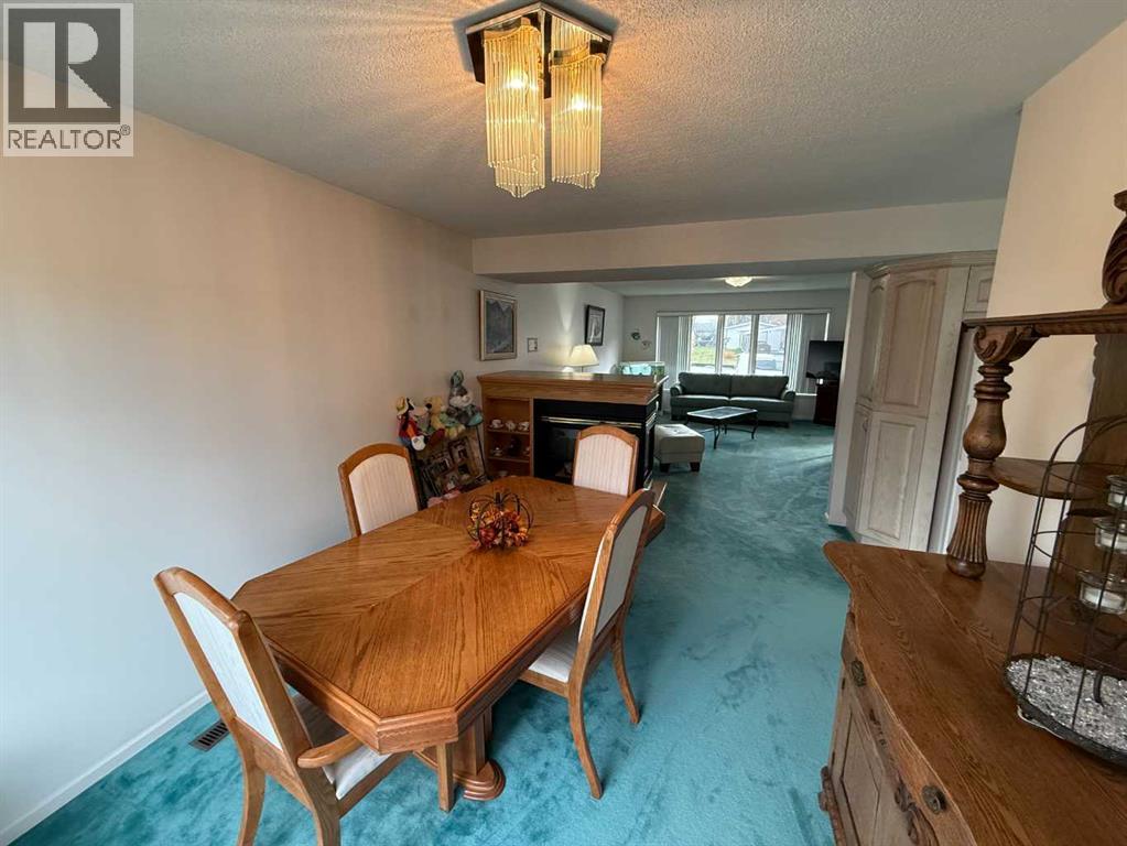 104 Mistaya Road, Hinton, Alberta  T7V 1T3 - Photo 5 - A2278640