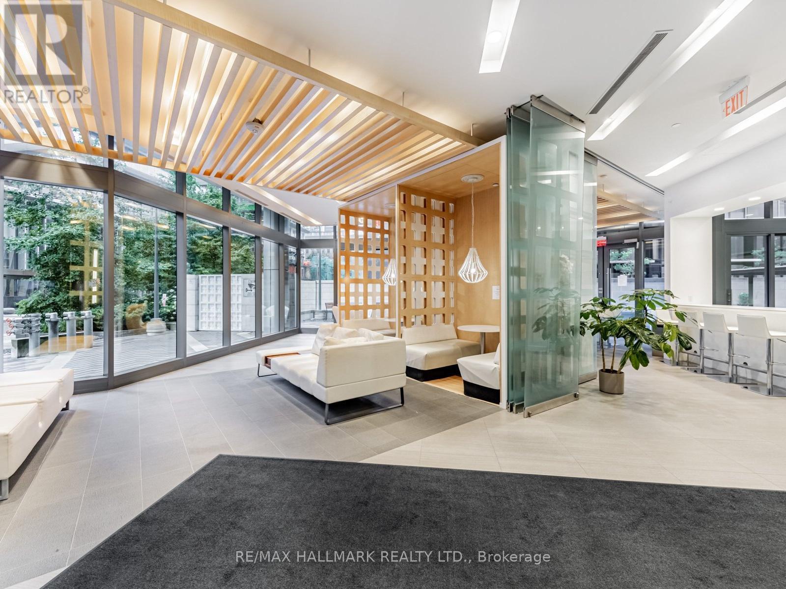 2302 - 45 Charles Street E, Toronto, Ontario  M4Y 1S2 - Photo 3 - C12890788