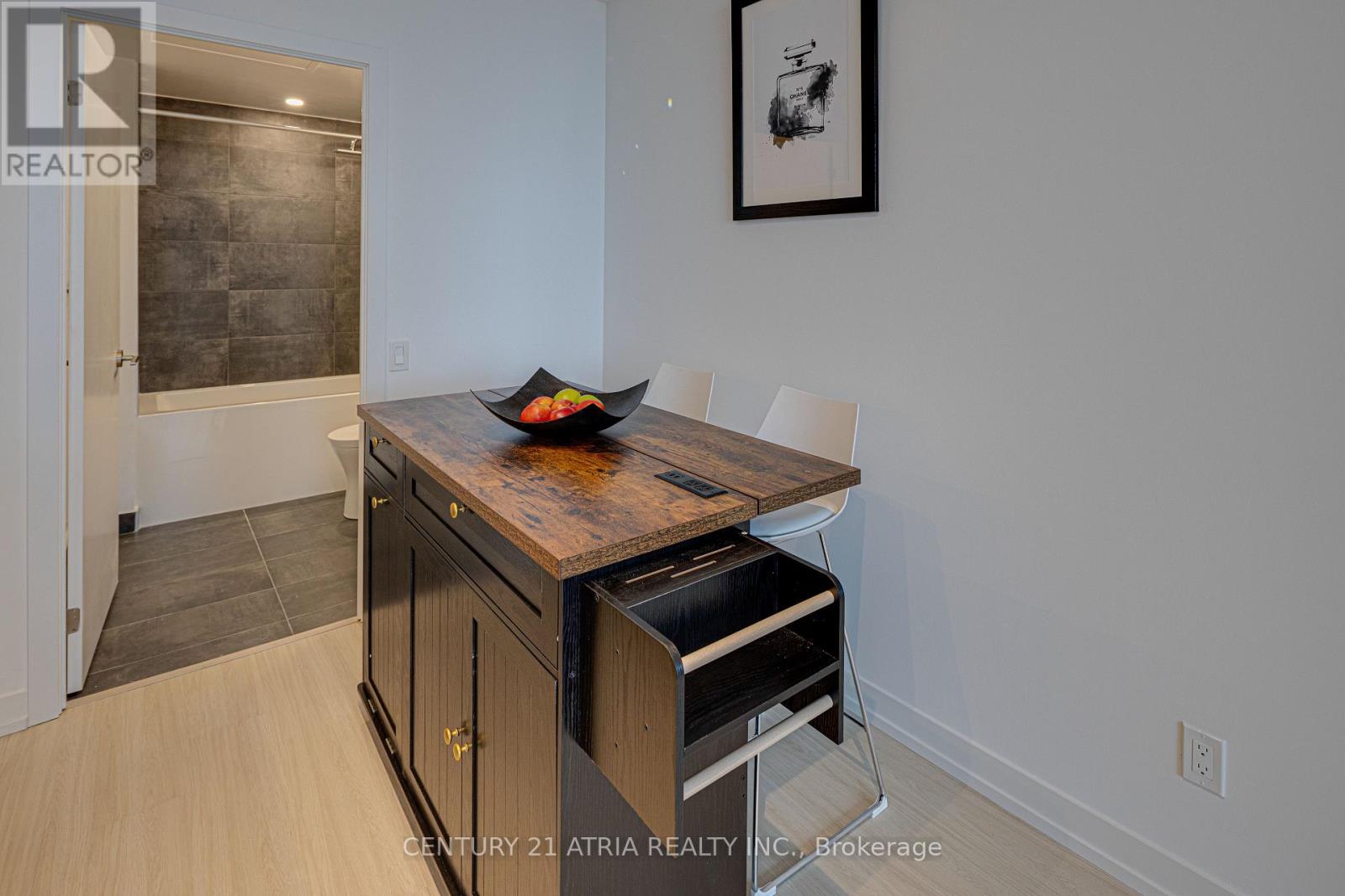 2610 - 8 Wellesley Street W, Toronto (Bay Street Corridor), Ontario  M4Y 0J5 - Photo 10 - C12890826