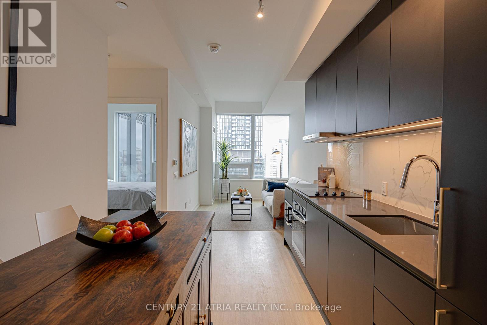 2610 - 8 Wellesley Street W, Toronto (Bay Street Corridor), Ontario  M4Y 0J5 - Photo 2 - C12890826