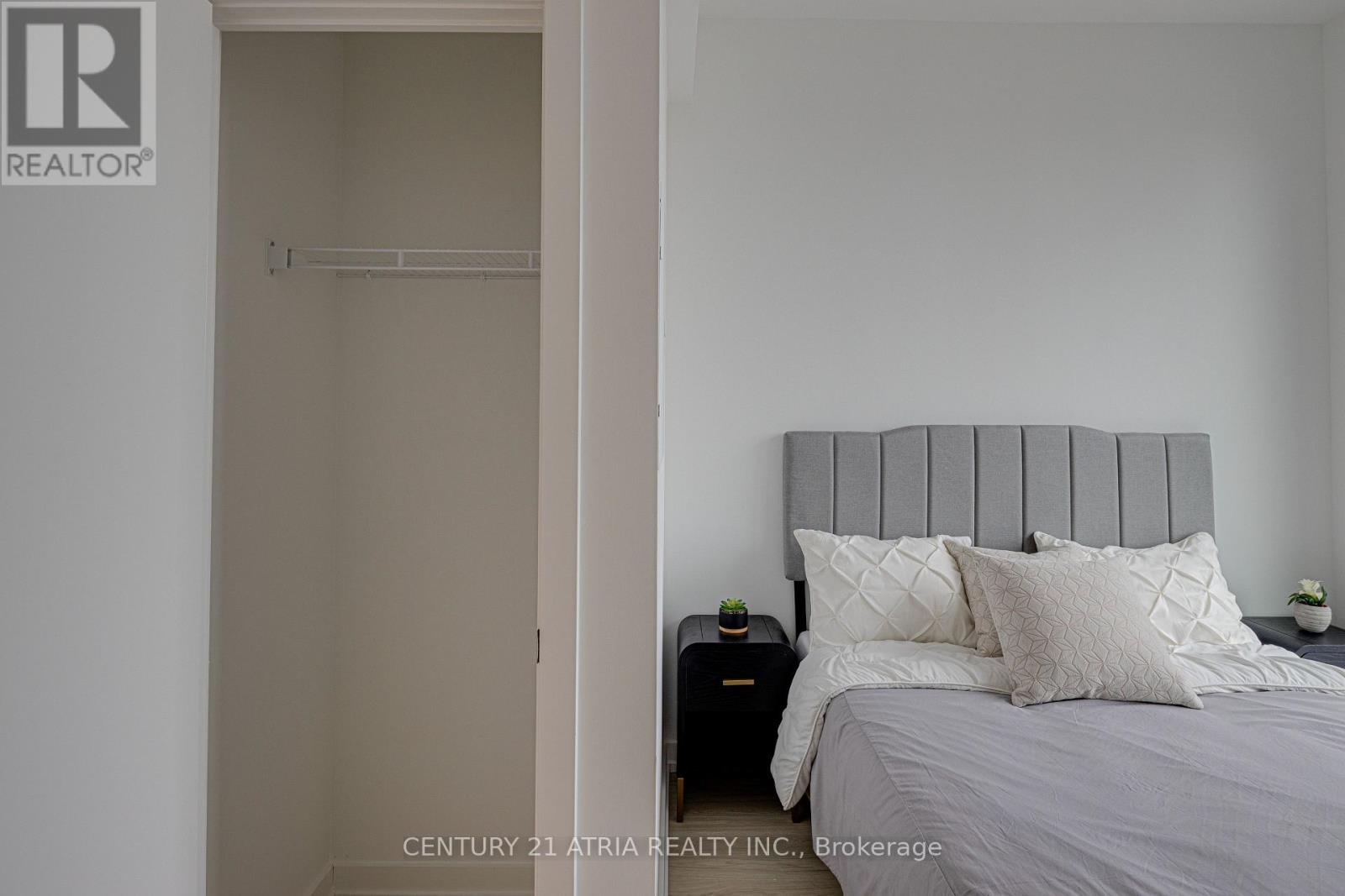 2610 - 8 Wellesley Street W, Toronto (Bay Street Corridor), Ontario  M4Y 0J5 - Photo 9 - C12890826