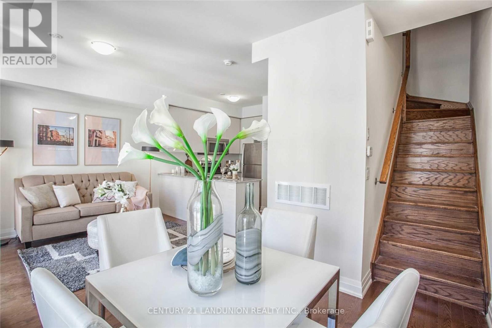 56 - 19 Eldora Avenue, Toronto, Ontario  M2M 0B5 - Photo 3 - C12891070