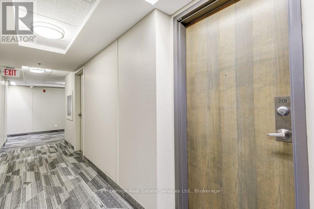 201 - 3060 Rotary Way W, Burlington, Ontario  L7M 0G9 - Photo 10 - W12885446
