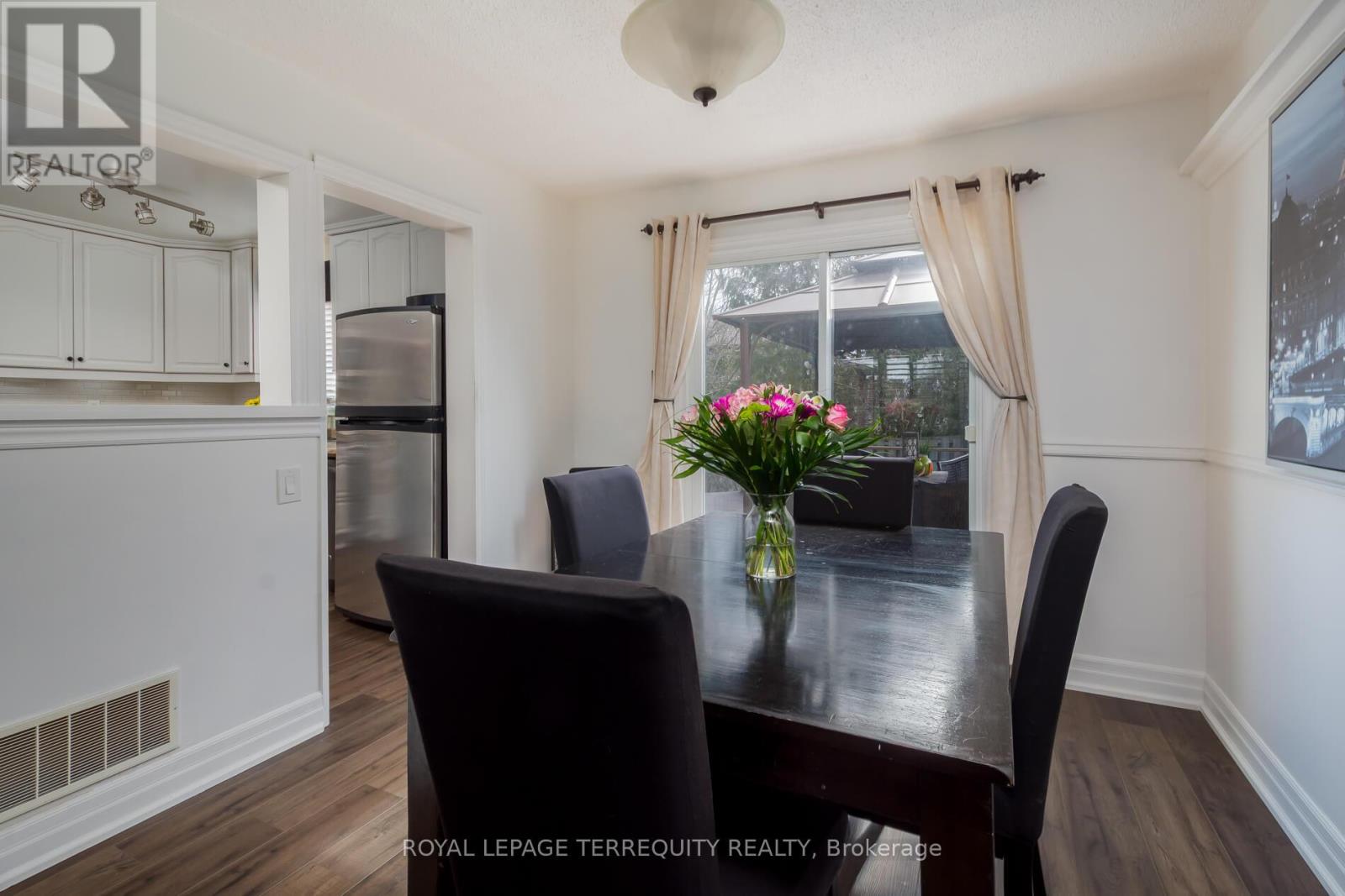 630 Sultana Square, Pickering, Ontario  L1V 3Y3 - Photo 10 - E12891060