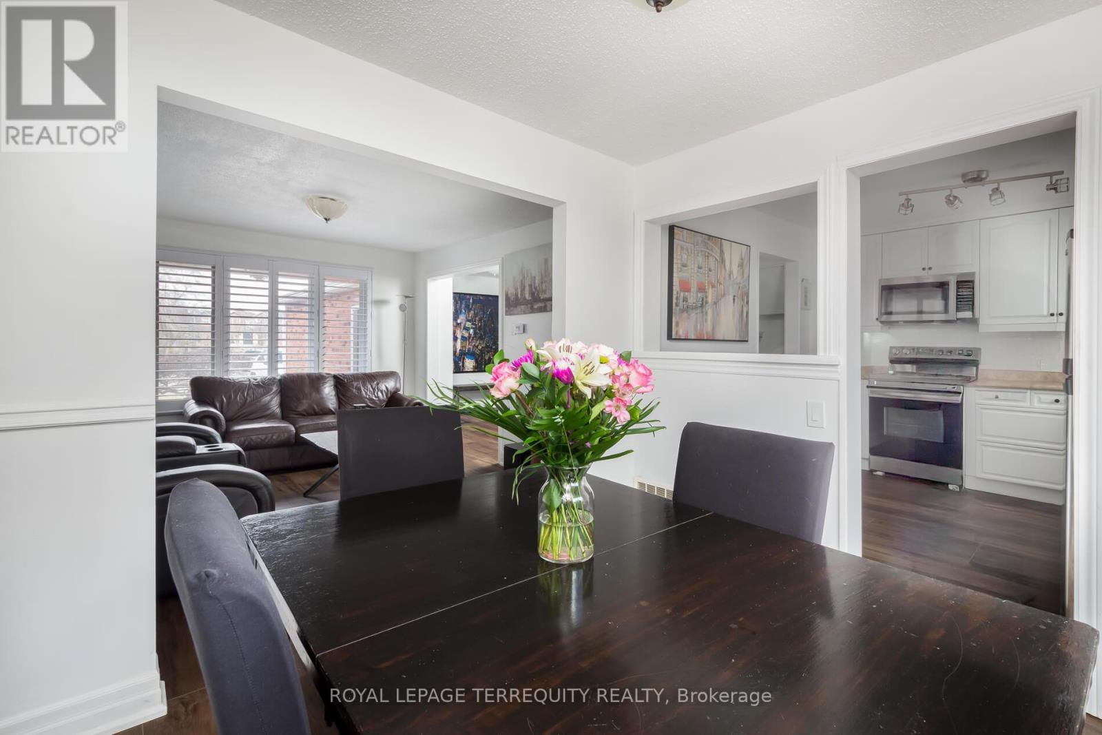 630 Sultana Square, Pickering, Ontario  L1V 3Y3 - Photo 12 - E12891060