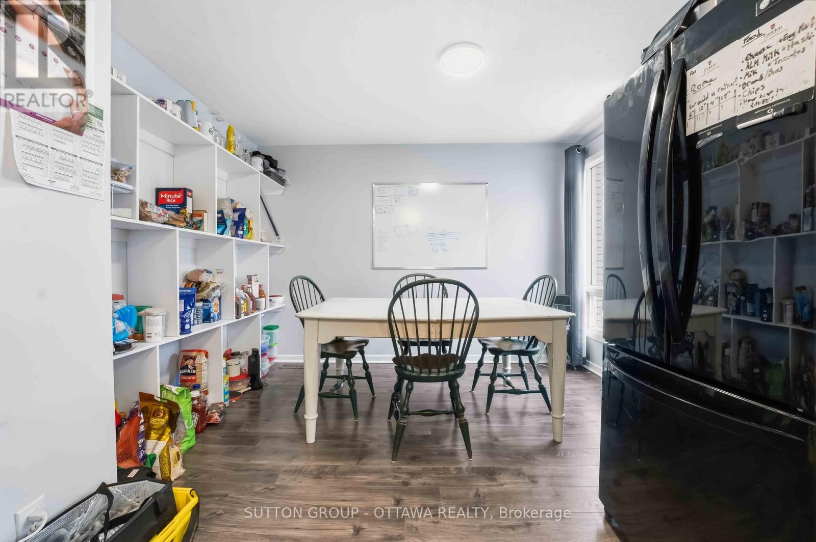 43 Southview Crescent, Ottawa, Ontario  K2E 5R4 - Photo 12 - X12890796