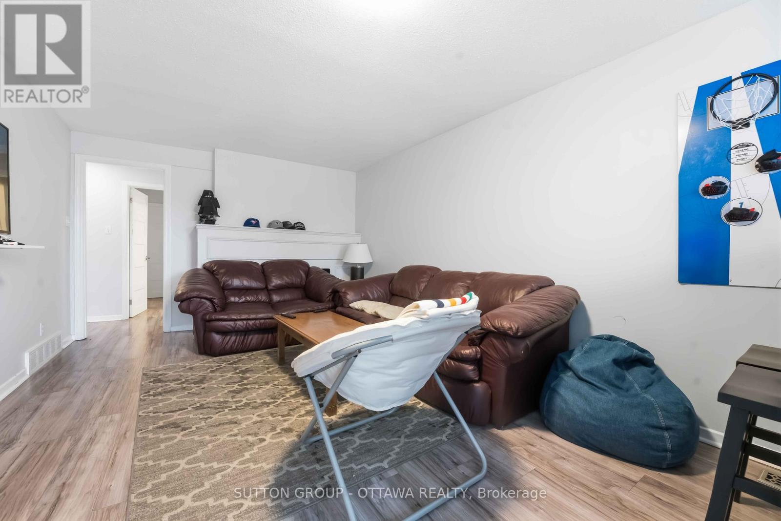 43 Southview Crescent, Ottawa, Ontario  K2E 5R4 - Photo 17 - X12890796