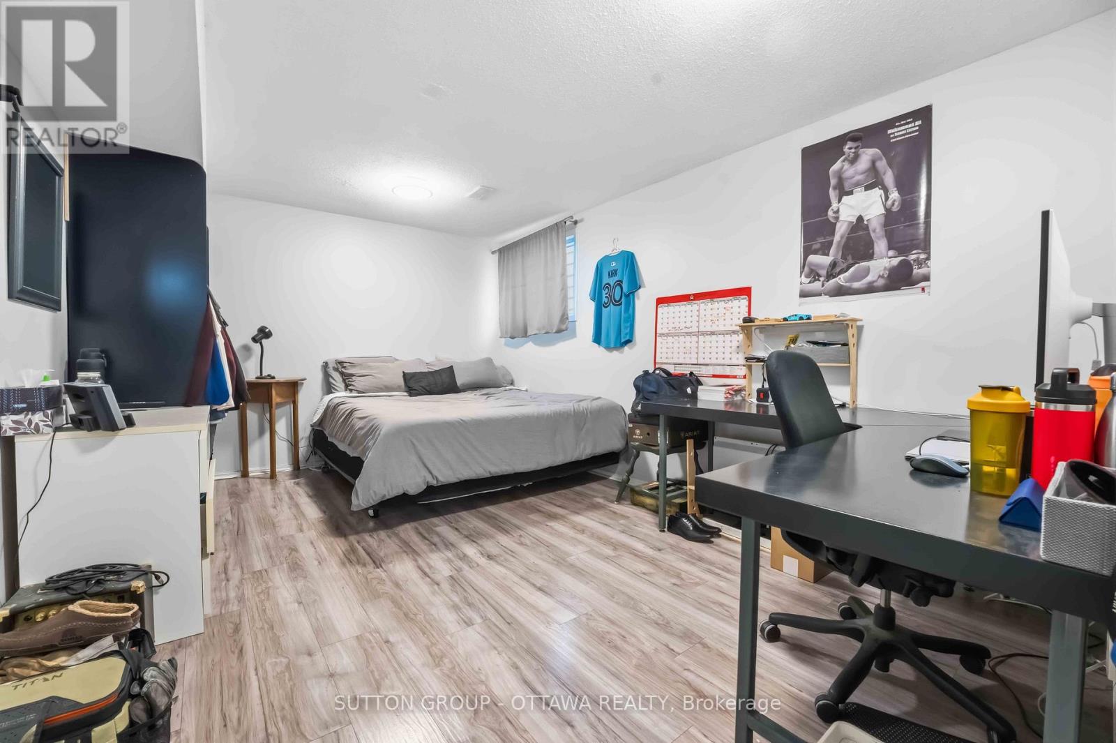 43 Southview Crescent, Ottawa, Ontario  K2E 5R4 - Photo 31 - X12890796