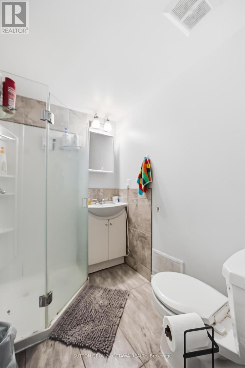 43 Southview Crescent, Ottawa, Ontario  K2E 5R4 - Photo 35 - X12890796