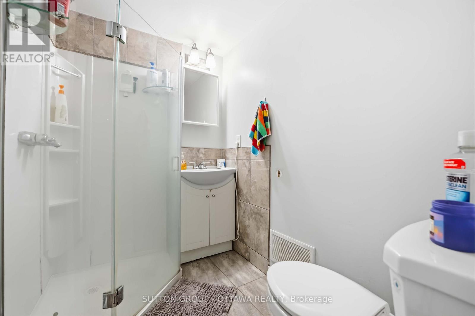 43 Southview Crescent, Ottawa, Ontario  K2E 5R4 - Photo 36 - X12890796