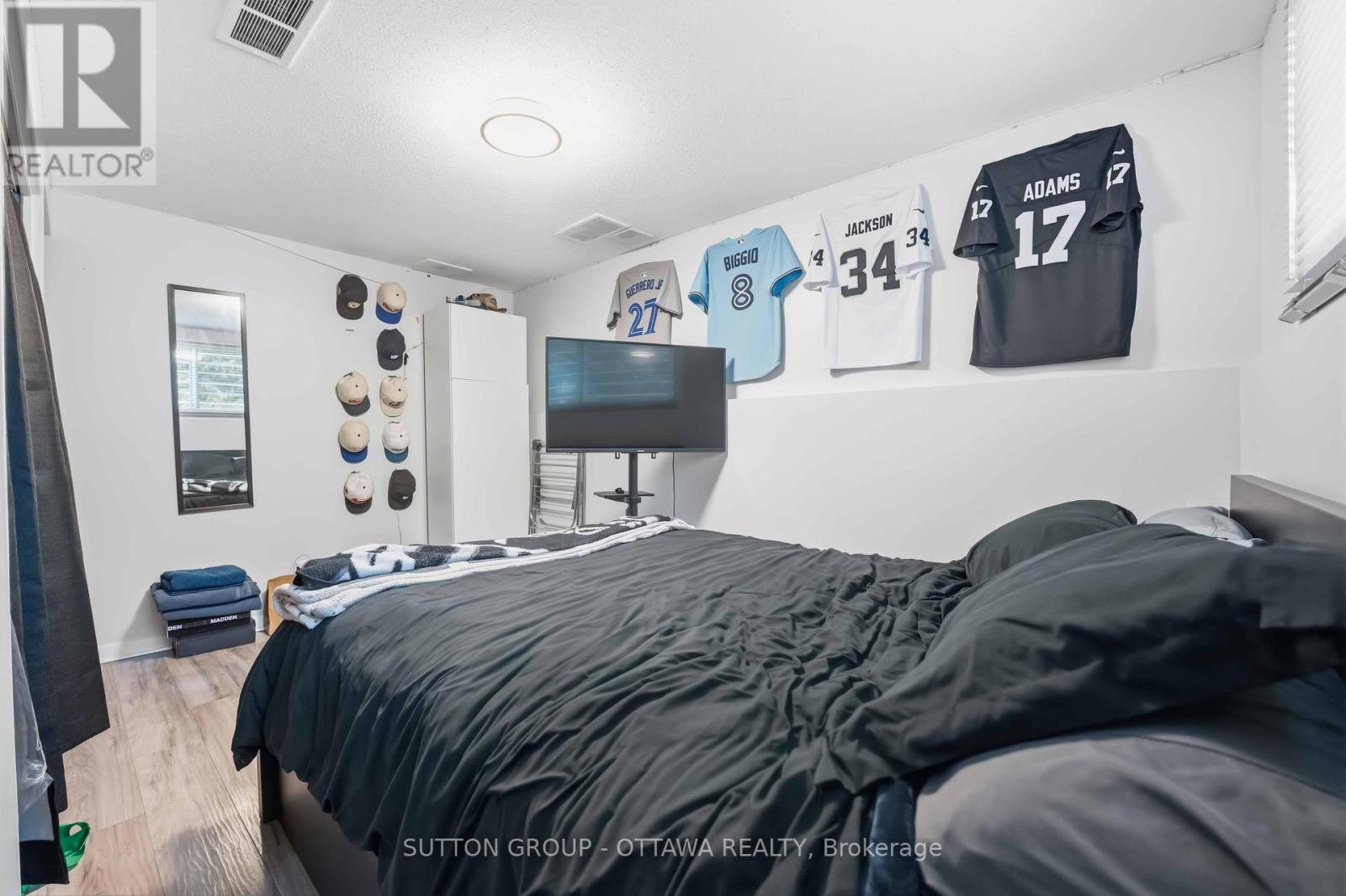 43 Southview Crescent, Ottawa, Ontario  K2E 5R4 - Photo 37 - X12890796