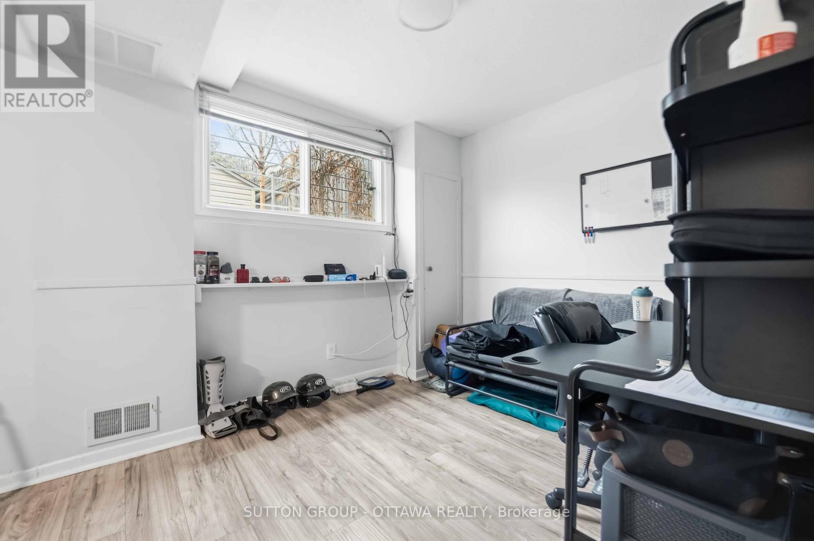 43 Southview Crescent, Ottawa, Ontario  K2E 5R4 - Photo 42 - X12890796