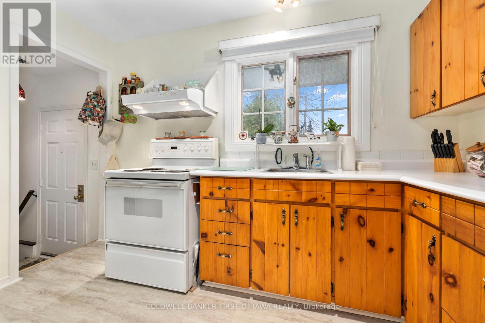 16 Sycamore Drive, Ottawa, Ontario  K2H 6H6 - Photo 13 - X12890798