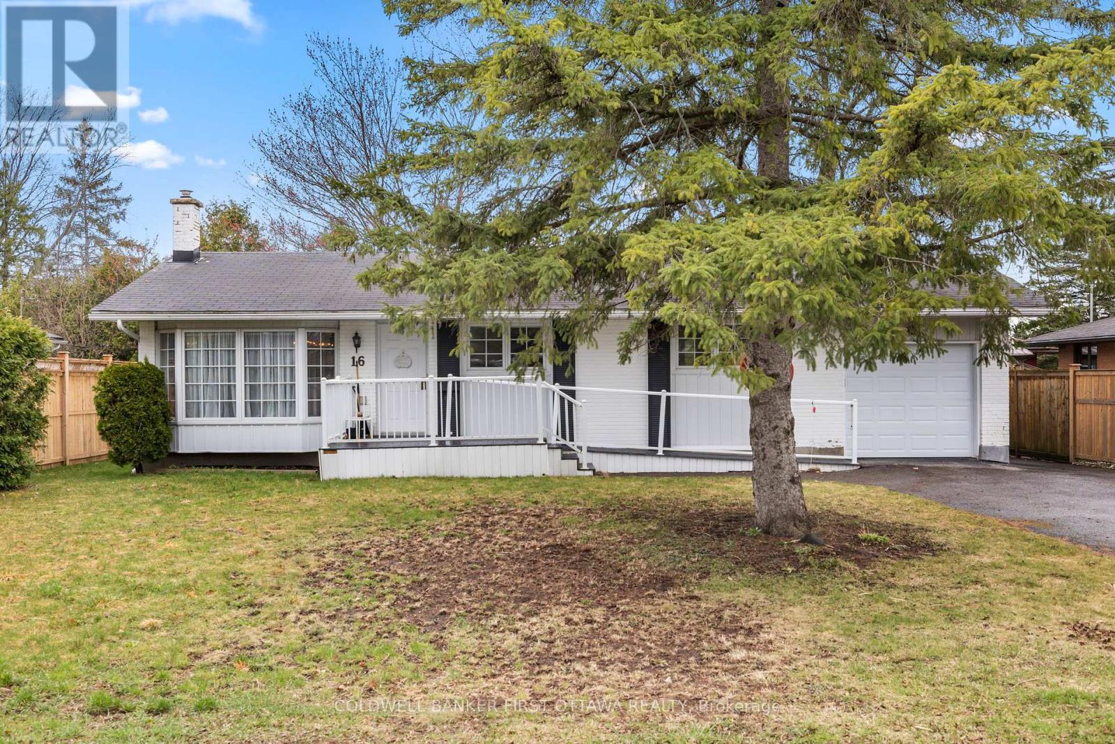 16 Sycamore Drive, Ottawa, Ontario  K2H 6H6 - Photo 2 - X12890798