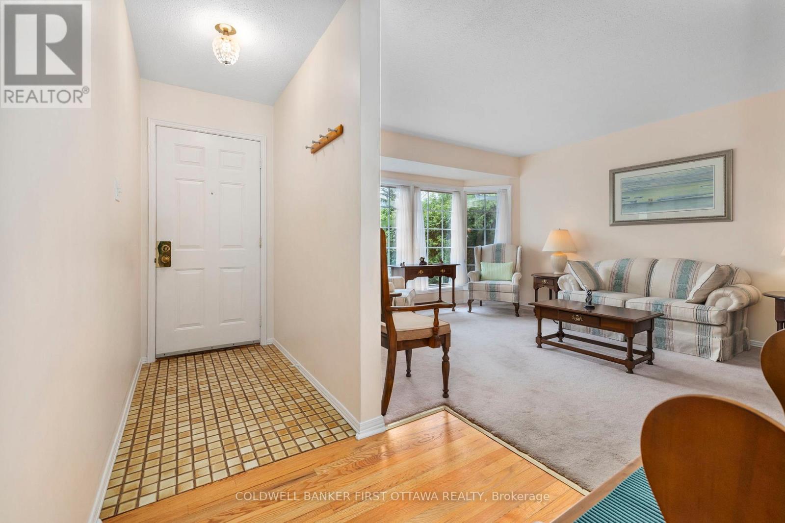 16 Sycamore Drive, Ottawa, Ontario  K2H 6H6 - Photo 5 - X12890798