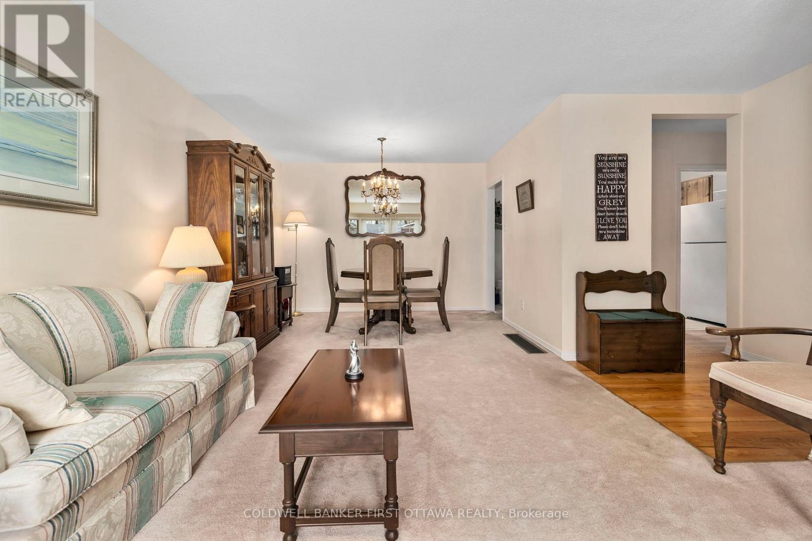 16 Sycamore Drive, Ottawa, Ontario  K2H 6H6 - Photo 8 - X12890798