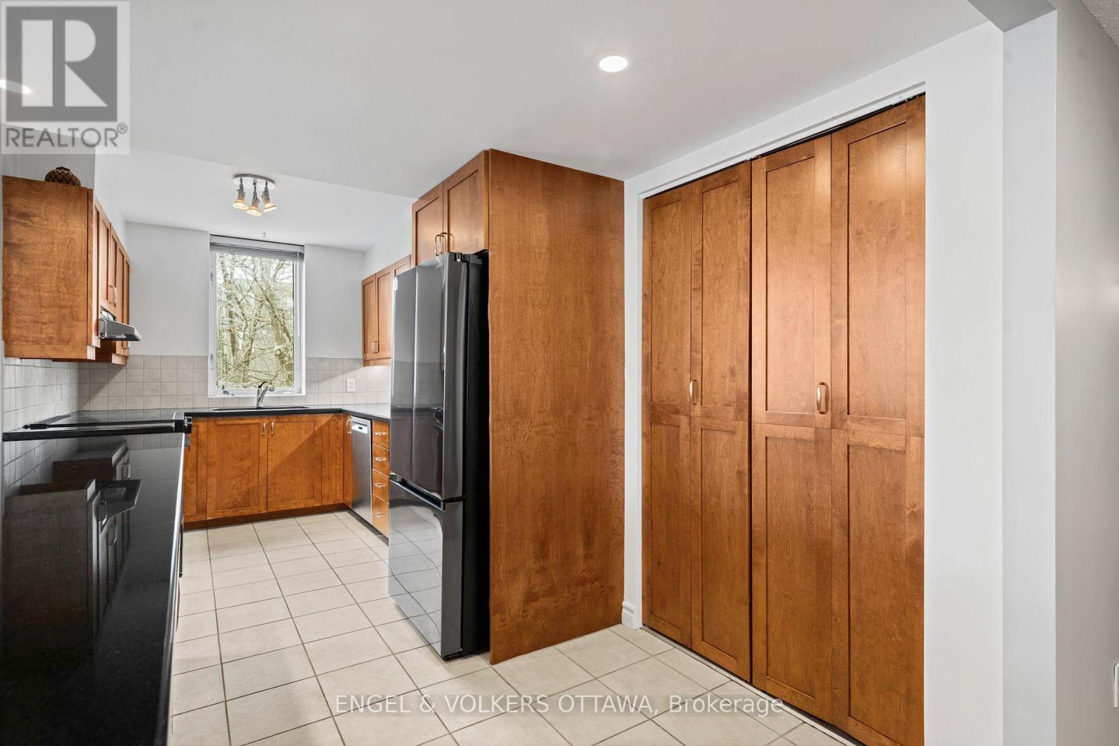 207 - 10 Main Street, Ottawa, Ontario  K1S 1M9 - Photo 10 - X12890892