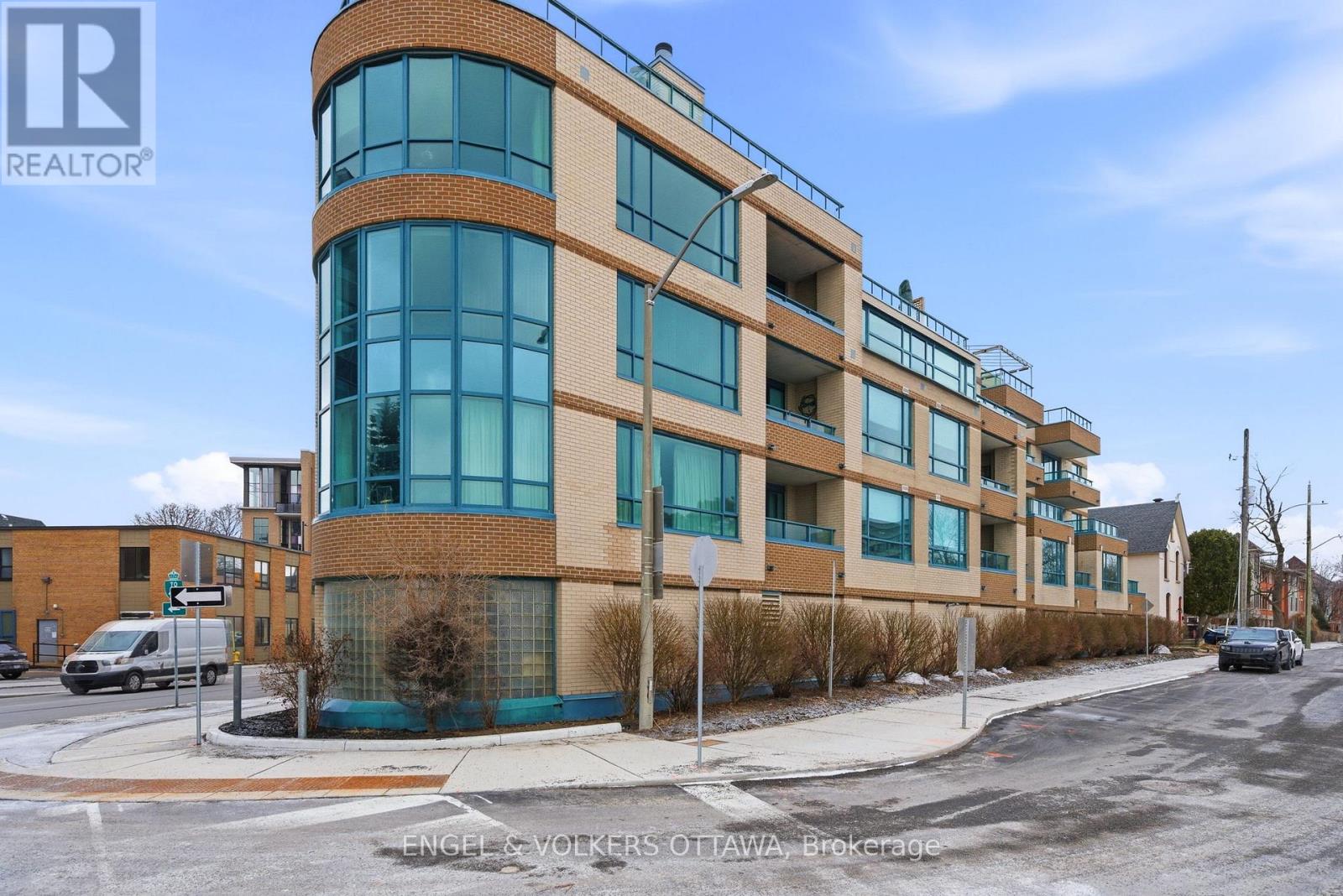 207 - 10 Main Street, Ottawa, Ontario  K1S 1M9 - Photo 2 - X12890892