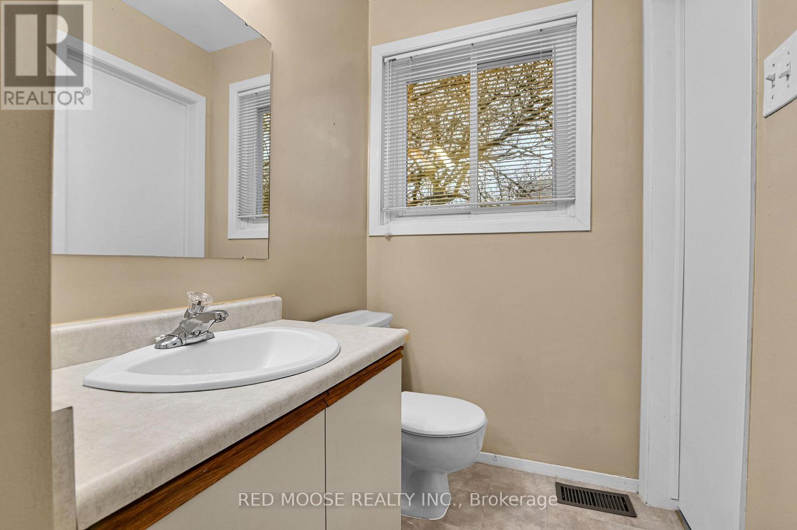 1983 Greenvale Lane, Ottawa, Ontario  K1C 6E4 - Photo 25 - X12891006