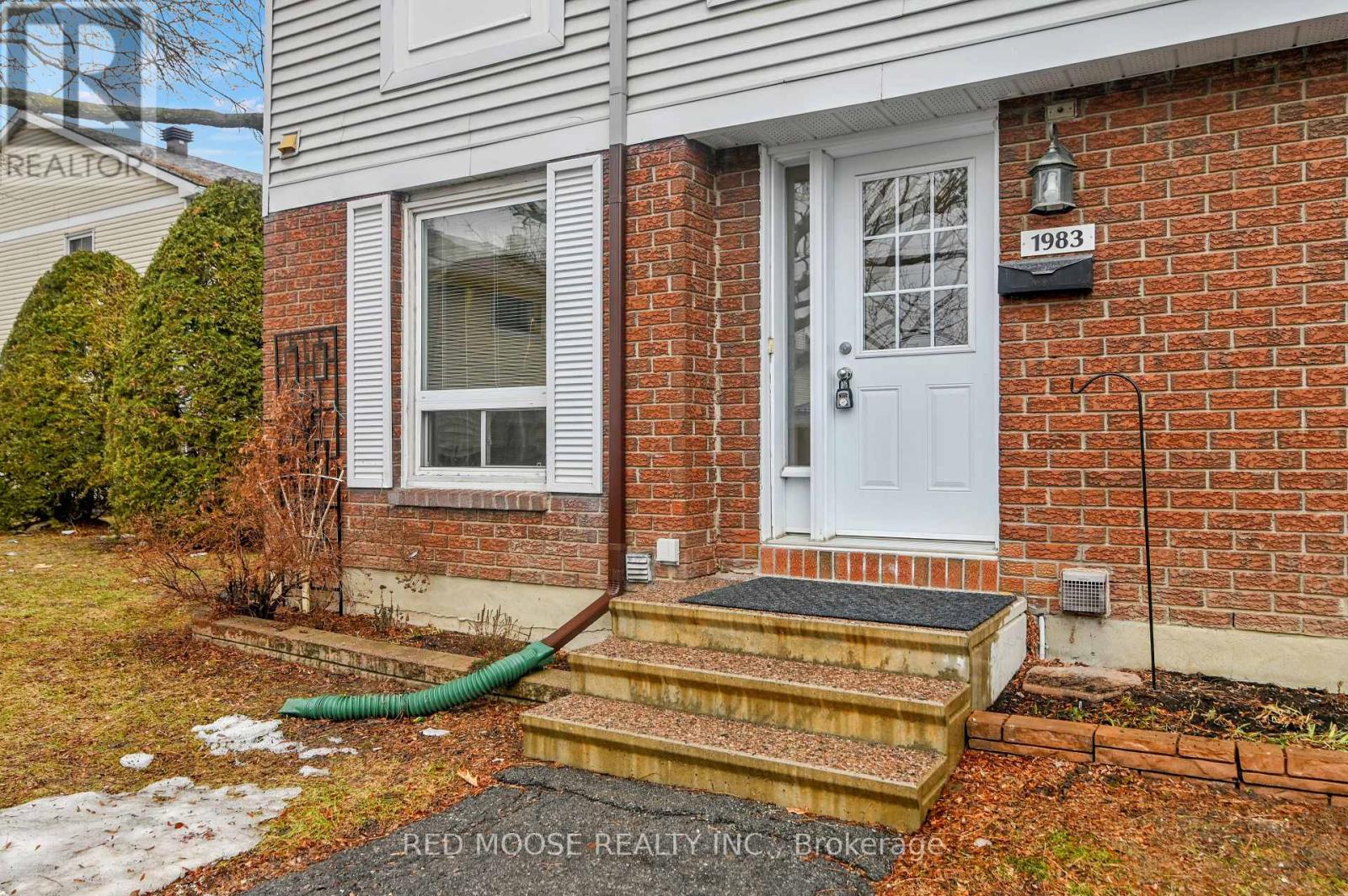 1983 Greenvale Lane, Ottawa, Ontario  K1C 6E4 - Photo 3 - X12891006