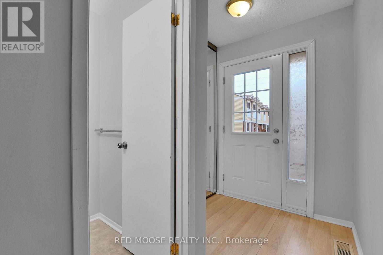 1983 Greenvale Lane, Ottawa, Ontario  K1C 6E4 - Photo 5 - X12891006