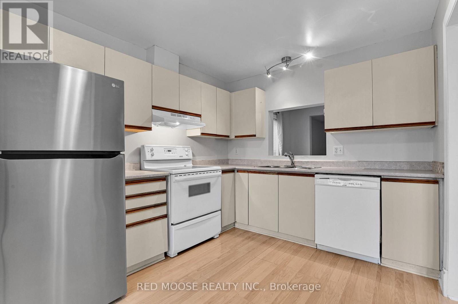 1983 Greenvale Lane, Ottawa, Ontario  K1C 6E4 - Photo 9 - X12891006