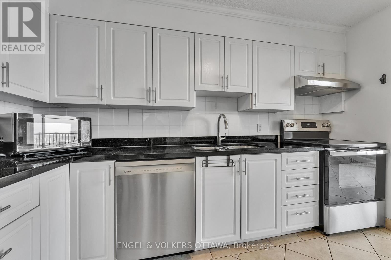 2002 - 665 Bathgate Drive, Ottawa, Ontario  K1K 3Y4 - Photo 11 - X12891018