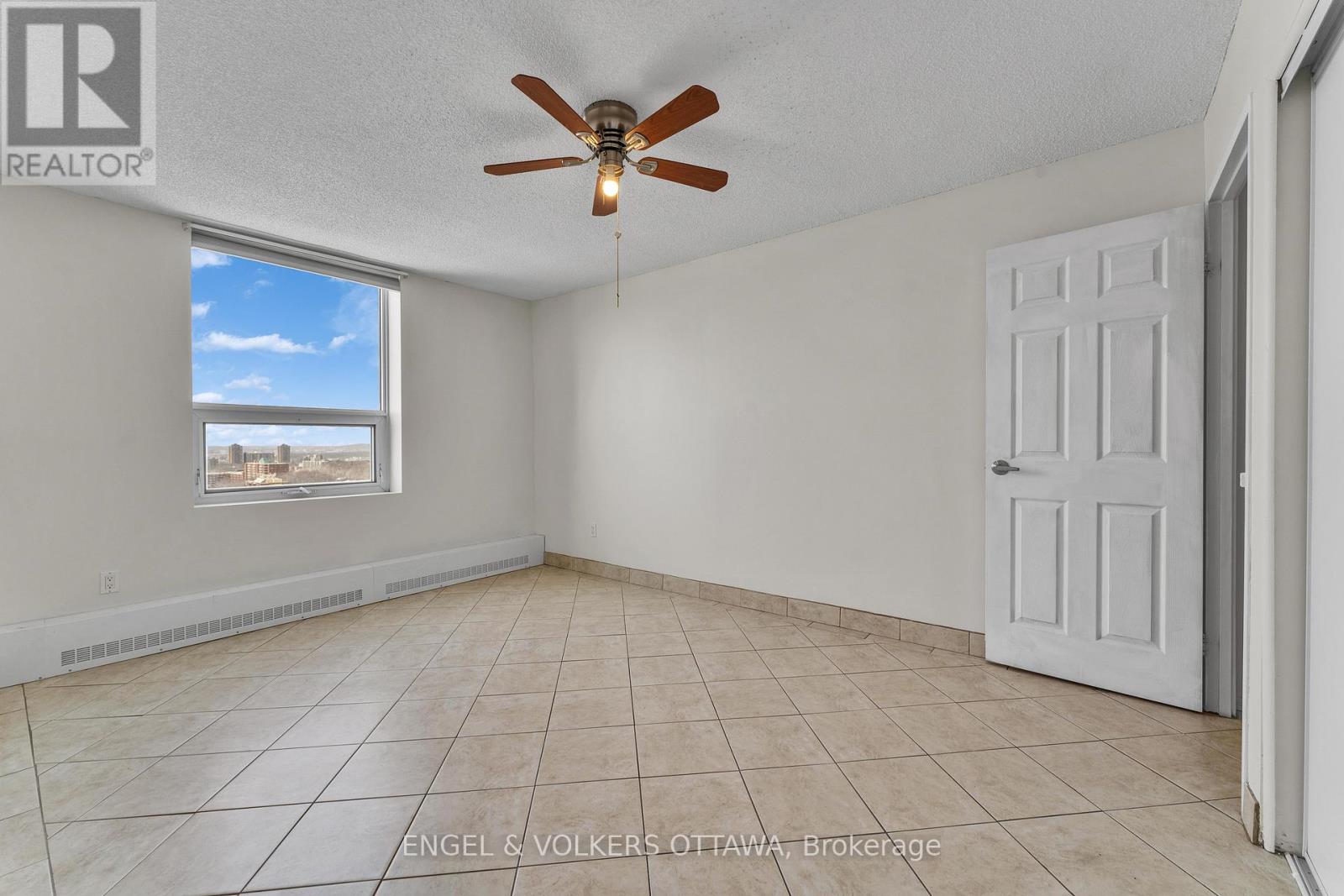 2002 - 665 Bathgate Drive, Ottawa, Ontario  K1K 3Y4 - Photo 14 - X12891018